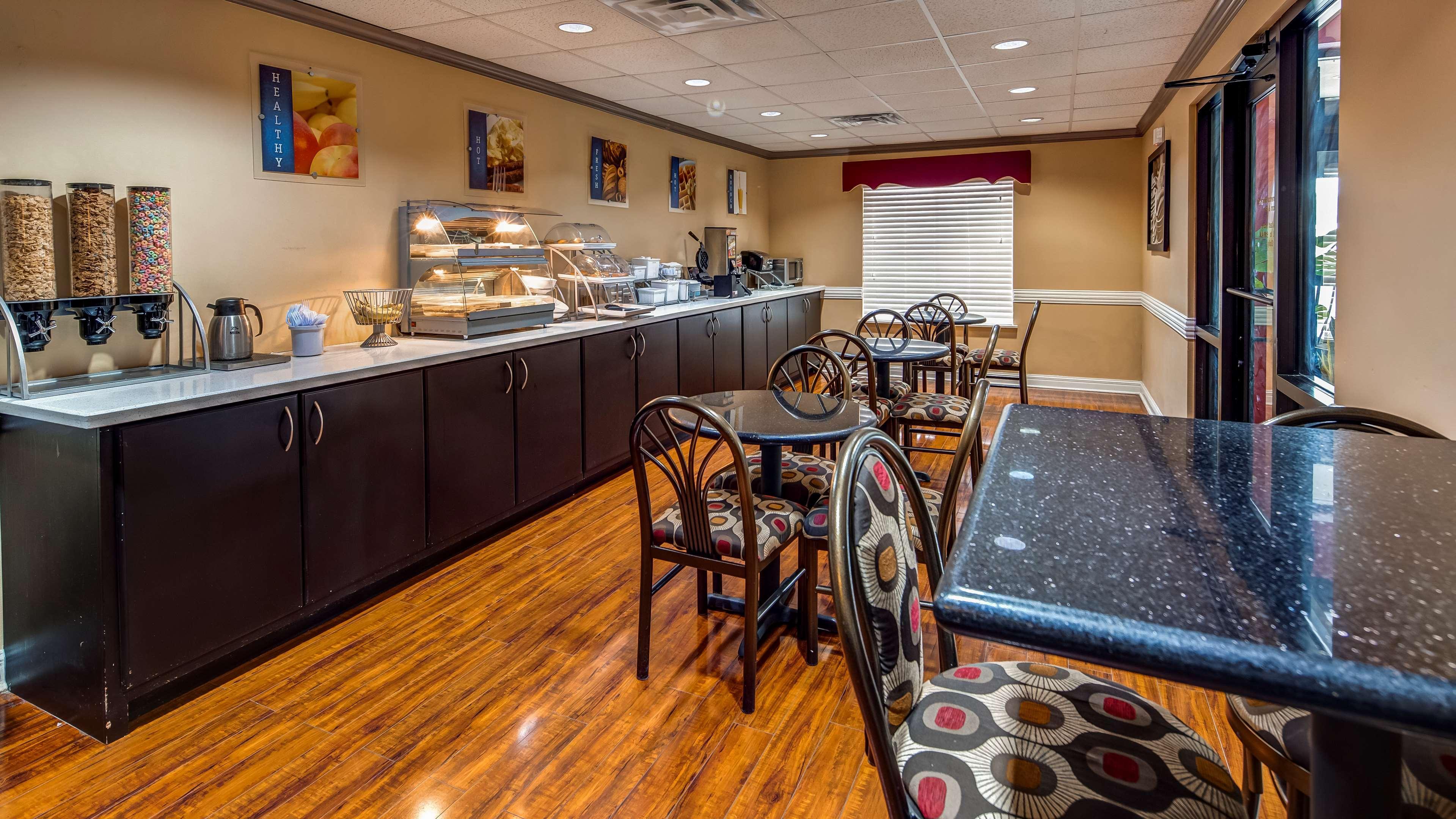 SureStay Plus Hotel by Best Western Alvin Exterior foto