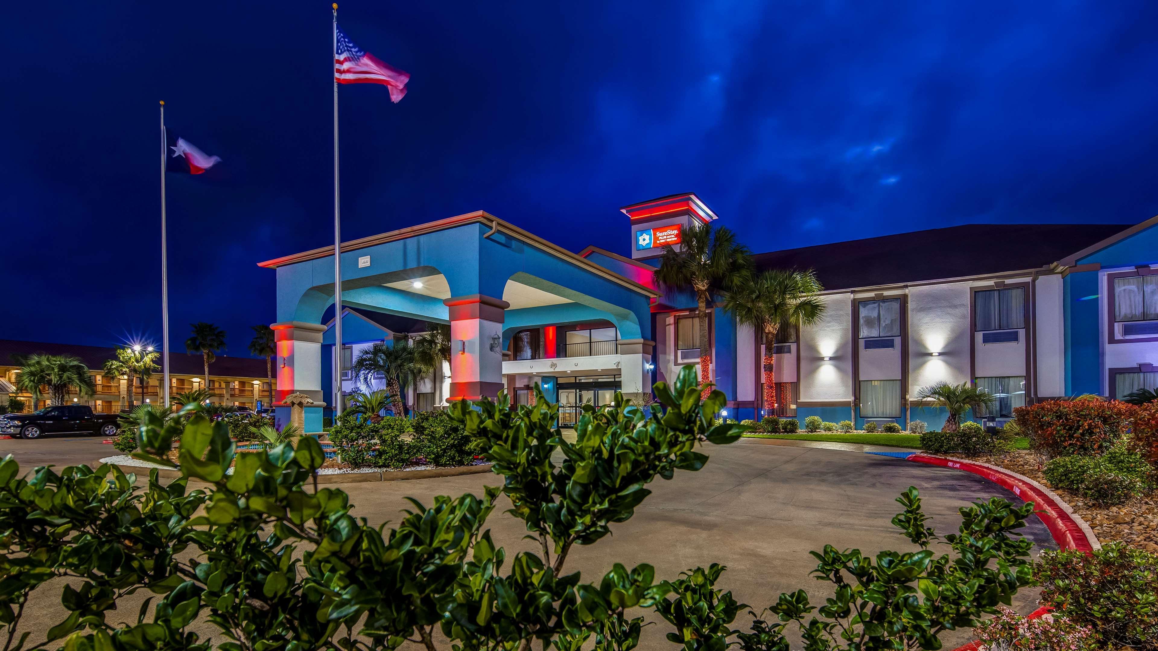 SureStay Plus Hotel by Best Western Alvin Exterior foto