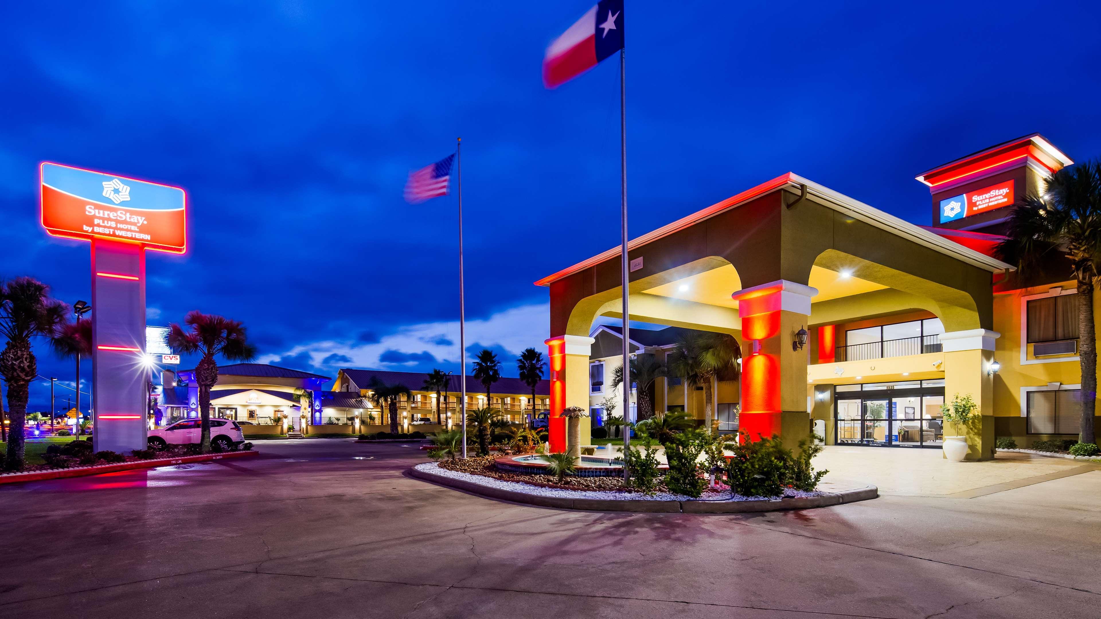 SureStay Plus Hotel by Best Western Alvin Exterior foto