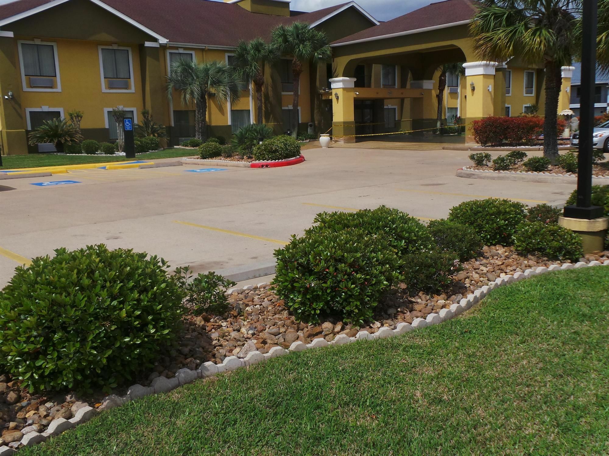 SureStay Plus Hotel by Best Western Alvin Exterior foto